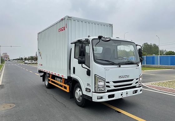Купить Белый изолированный грузовик Isuzu 126HP 152HP Isuzu Box Vans Грузовик online manufacture